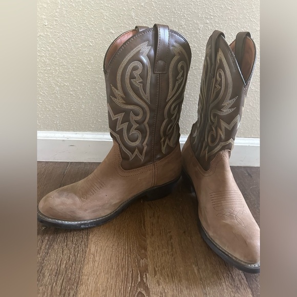 Cody James Brown Western Cowboy Boots with Embroidered Design size 10EE wide - Picture 3 of 9